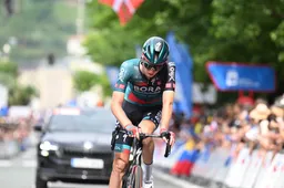 Vlasov wordt in eerste koers sinds mei in extremis gekraakt door Evenepoel: 'Volle focus vooruit!'