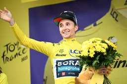 Winnaar Hindley moest improviseren in knotsgekke Tourrit: 'Dit was absoluut niet het plan'