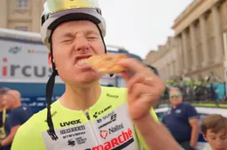 🎥 De inmiddels traditionele beelden die nooit vervelen: Tour de Tietema brengt pizza's rond in Parijs!