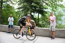 Sprint Van Aert op vrijdag mee na beulswerk in Pyreneeën? 'Normaal niet, morgen ligt me beter'