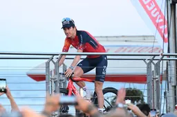 Thomas niet blij met andere ploegen: 'Waarom zo hard over de rotondes? Rij harder op de rechte stukken'