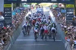 🎥 Een Van Aertje in de Tour de l'Avenir! Fratczak (Polen) juicht te vroeg in tweede etappe