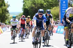 Jonge Paul Penhoët zorgt voor pleister op Pinot-wonde Groupama-FDJ in Poitiou-Charentes