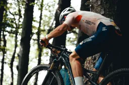 MTB-belofte Schellekens redde Spelen Van der Poel en gaat zelf in 2024 ‘de weg ontdekken’ namens Jumbo-Visma