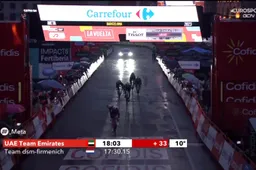 Almeida komt goed weg na fietswissel en krijgt zelfde tijd als rest van UAE: 'Gelukkig is niemand gevallen'