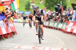 Fisher-Black (tweede) had opeens een gat: 'Was mijn bedoeling om op kop te rijden'