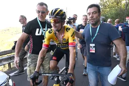 Roglic zet streep onder acht jaar Jumbo-Visma: 'Er speelde veel, ben blij dat het afgelopen is'