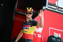 Evenepoel start donatiecampagne voor Marokko en doneert zelf 10.000 euro: 'Wil een verschil maken'