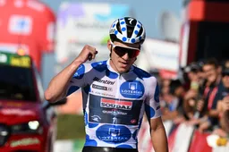 Evenepoel pakt derde Vuelta-ritzege, Roglic en Vingegaard 'gunnen' Kuss de rode trui; Amerikaan dichtbij eindzege