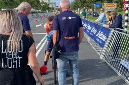 Terwijl helft van het peloton op apegapen ligt, komt Sjoerd Bax er net lekker in: 'In de zomer ben ik minder'