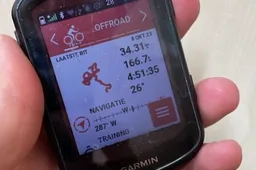 📸 'Zoek de fout'; Van Aert toont met raadsel wat pech hem gekost heeft op WK gravel