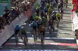 Philipsen overvleugelt Pogacar officieel als zegekoning in 2023 na volmaakte hattrick in Turkije