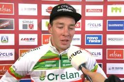 Twee lekke banden, maar Sweeck staat toch op het podium: 'Weet niet of Lars mij eraf had gereden'