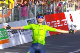 Gravelkoning Mohoric schaart zich achter Vollering: 'Het is een schande dat die koers niet werd uitgezonden'