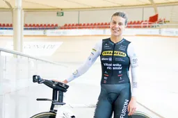 Ellen van Dijk is Werelduurrecord kwijt aan Italiaanse wiskundige en 'onafhankelijk wielrenster' Bussi