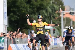 Van Aert blijft ondanks kritiek dromen van Monument (én Giro): 'Weet niet of ik dat mag zeggen van de ploeg'