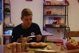 IDL Kijktip | Remco Evenepoel verklapt met welk ontbijt hij al jarenlang steevast podium rijdt in tijdritten