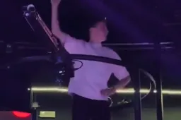 🎥 Wat kan hij niet? Dansende Tadej Pogacar steelt de show tijdens nachtje uitgaan