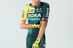 📸 Dossier-Uijtdebroeks of niet, BORA-hansgrohe showt nieuwe wielertenues: veel fluoriserend geel toegevoegd