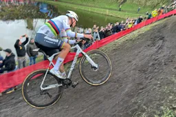 Incident Van der Poel stond niet op zichzelf: 'Stel onverlaten duwden persfotografen achteloos in het water'