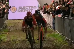 Iserbyt verwijt 'slinkse' Pidcock niets na manoeuvre in laatste bocht: 'Het was nog net binnen de perken'