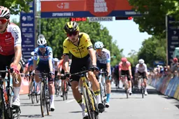 Visma | Lease a Bike denkt goed op de zaken vooruit in Australië: 'Dan kun je maar beter vrij kort finishen'