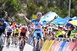 Onley gunt dsm-firmenich PostNL fenomenale zege op Willunga Hill, Lemmen maakt indruk namens Visma | Lease a Bike