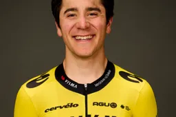 Uijtdebroeks kreeg al tijdrittips van Vingegaard: 'Neem ook een voorbeeld aan Kuss tegen de klok'