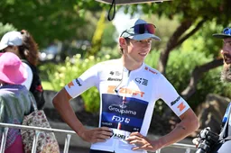 Tesfatsion roemt zeer sterk Lidl-Trek, Pithie had woorden met Strong in finale: 'Hij blufte en wilde dat ik het gat dichtreed'