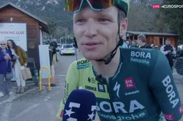 Vlasov laat zich in Trofeo Serra de Tramuntana voor de tweede keer ringeloren op Mallorca: 'What a sh*t finish'