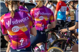 SD Worx-Protime maakt het commentatoren niet makkelijk met nieuwe Kopecký in de ploeg: 'Ze is geen familie'