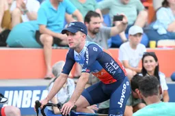 'Visma | Lease a Bike verleidt Simon Yates tot overstap naar Nederlandse formatie'