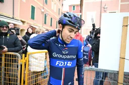 Martinez (achtste) en Cosnefroy (zesde) presteren namens Frankrijk in Strade Bianche: 'Pogacar van ander niveau'