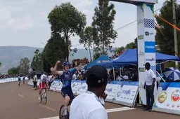 Toptalent Blackmore geeft zichzelf het beste verjaardagscadeau met dubbelslag in Ronde van Rwanda