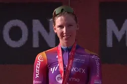 Wiebes vond het moeilijk timen door de tegenwind: 'Gelukkig verzorgde Kopecky opnieuw een perfecte lead-out'
