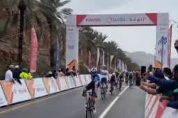 Magnier en Lamperti zorgen voor een-tweetje van Soudal-Quick Step in bizarre derde rit Ronde van Oman