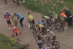 Slagveld in Ronde van Algarve eist meer slachtoffers: Tiesj Benoot start niet in tijdrit na val in openingsrit