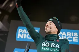 Roglic moet nog even wennen aan de kleuren van BORA-hansgrohe: 'Instinct om jongens in het geel te volgen'