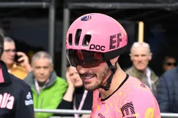 Bettiol dankt superbenen én tijdrithelm bij briljante solo in Milaan-Turijn: 'Wilde benen testen richting Sanremo'