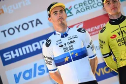 Visma | Lease a Bike looft Kooij, maar baalt na Sanremo-climax van zieke Laporte: 'Daar zit hij altijd bij'