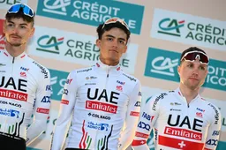 Fisher-Black maakt UAE-feest in Asturië compleet met hattrick, Del Toro viert zijn eerste eindzege als prof