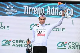 Ayuso probeerde Vingegaard te volgen: 'Moest ermee ophouden, want ik had geen lucht en explodeerde'