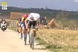 Te veel met krachten smijten of niet: laten we wielerdiamant Van der Poel en zijn koersstijl juist koesteren