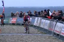 IJzersterke Wiebes wederom onverslaanbaar in Ronde van Drenthe, eerste WorldTour-podium voor Pieterse