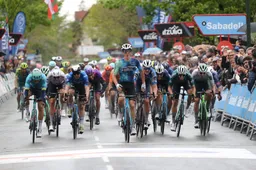 Frans talent bevestigt! Lapeira verrast de meute na rommelige regenrit in het Baskenland