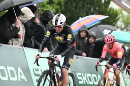 'Er zijn renners die nooit meer dezelfde waren': bondsdokter waarschuwt voor koersen in apocalyptische omstandigheden