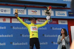 Rodríguez 'kreeg' ritzege, Ayuso richt zich op heuvelklassiekers: 'Benieuwd wat ik daar kan'