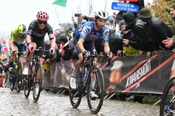 Alaphilippe werkte na Strade rest van voorjaar stilzwijgend af met breuk in linkerknie, Lefevere houdt zijn mond