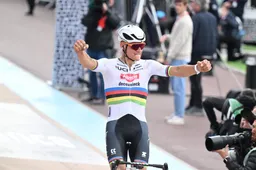 Analisten durven niet meer tegen Van der Poel te wedden: 'Zondag wordt pas zijn zesde koersdag'