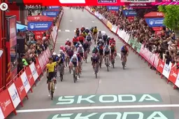 Wat een klasse: Marianne Vos duldt in massaspurt derde rit Vuelta Femenina van niemand tegenstand